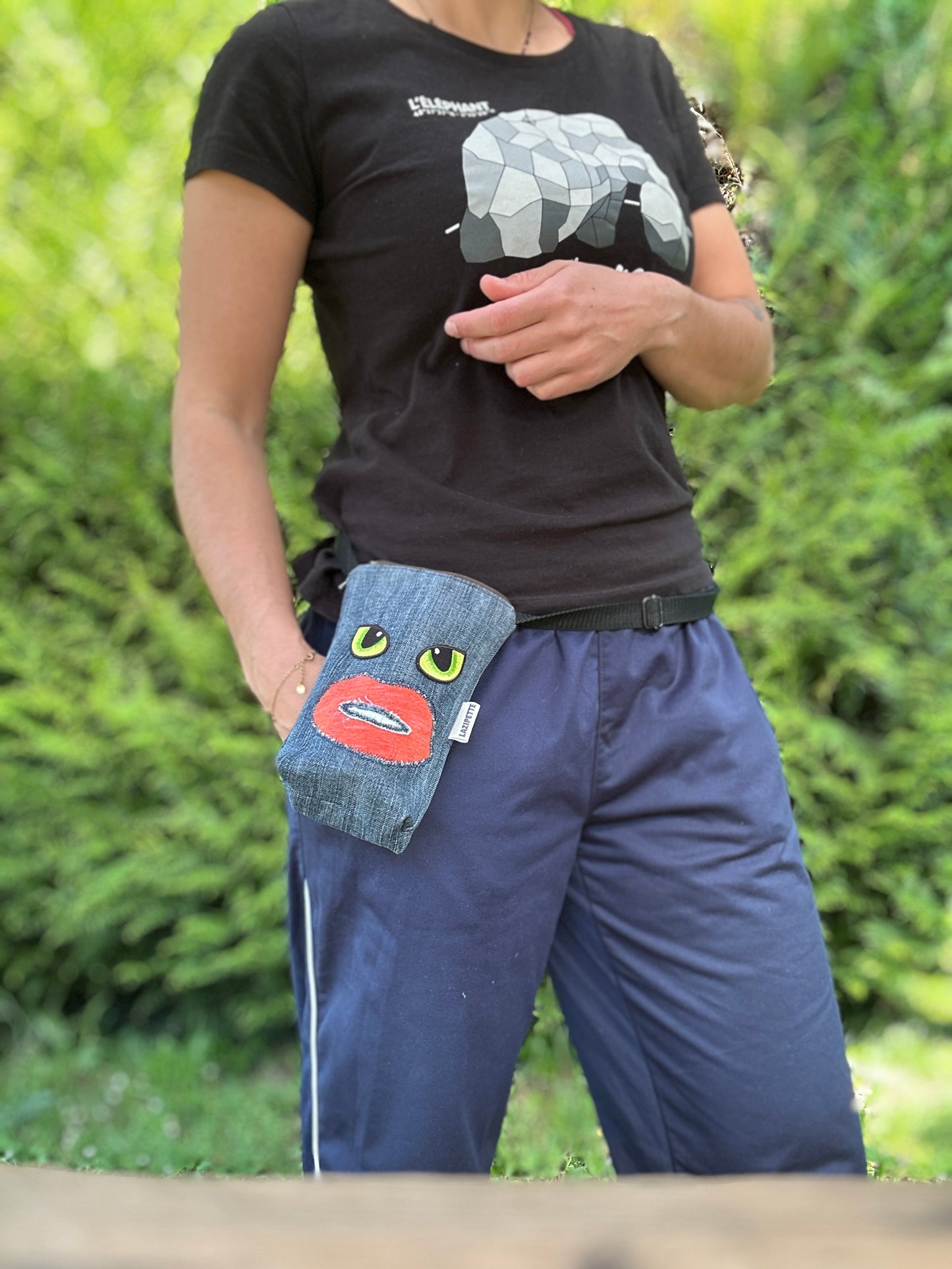 Sac à pof ou pochette « Eyes on me »